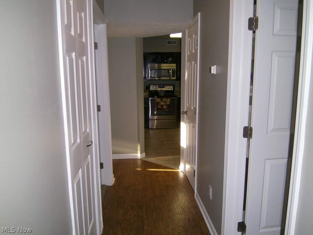 995 Canyon View Road, Unit G Northfield, OH 44067 - Photo 8 of 14 Gallery Image 8