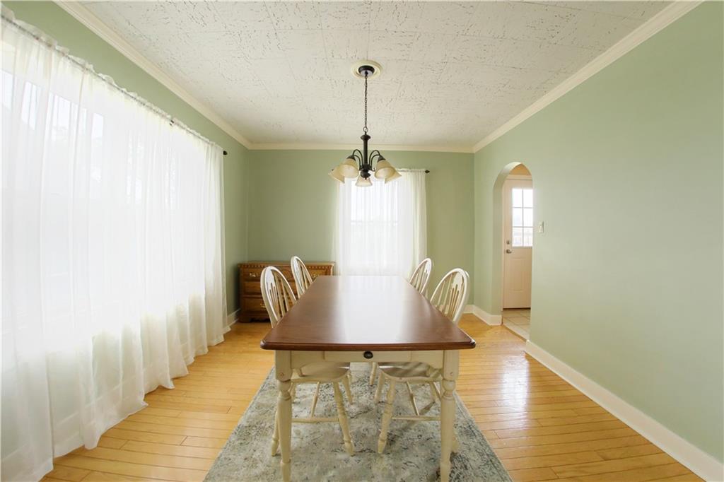 985 Ridge Road Bridgeville, PA 15017 - Photo 7 of 22 AMPLE ROOM FOR A LARGE TABLE AND FURNITURE.