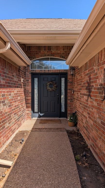 1231 Radisson Drive Hewitt, TX 76643 - Photo 5 of 51 a front view of a house with a garage