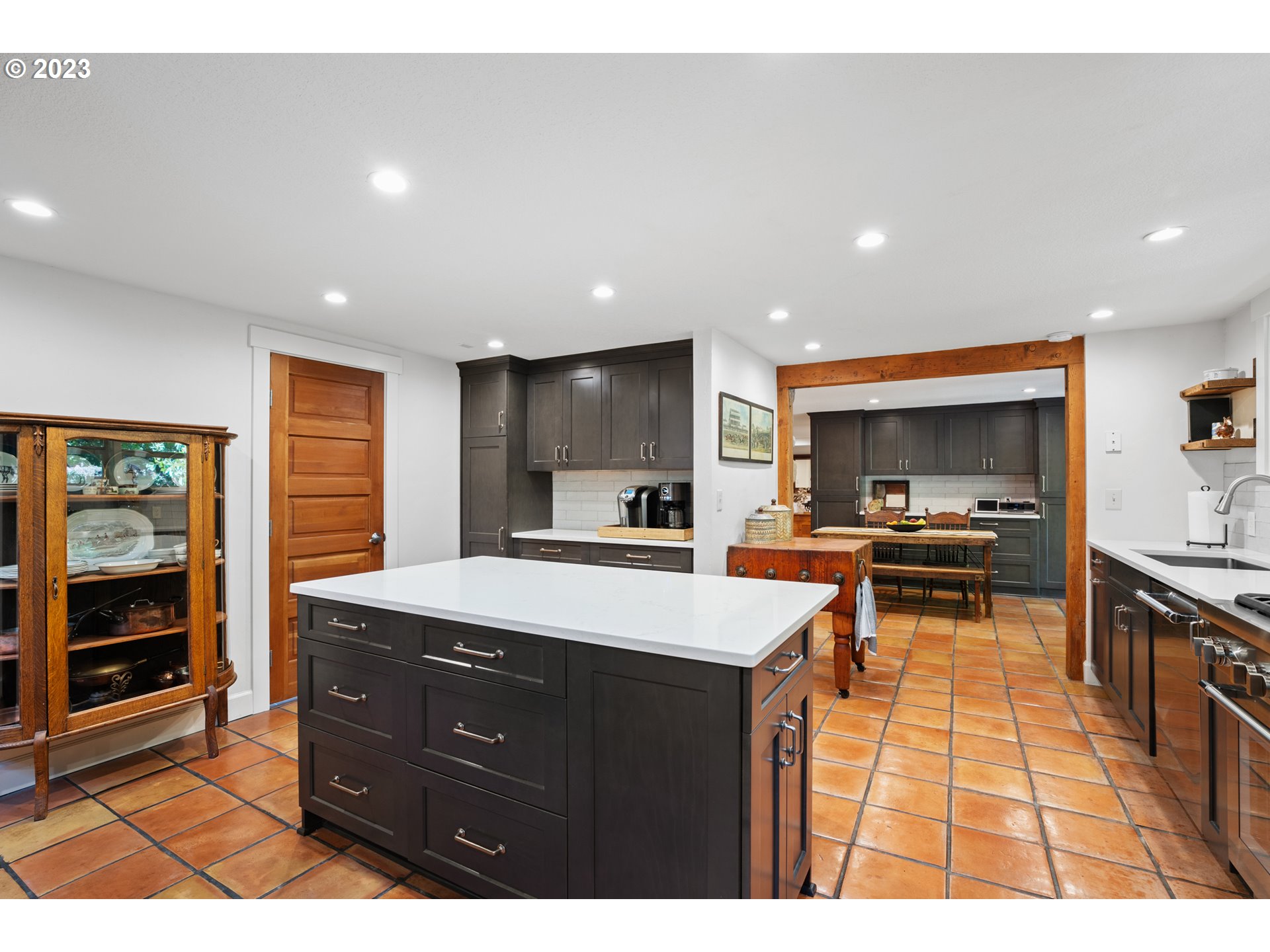 25604 Northeast Manley Road Battle Ground, WA 98604 - Photo 16 of 48 a kitchen with a cabinets and appliances