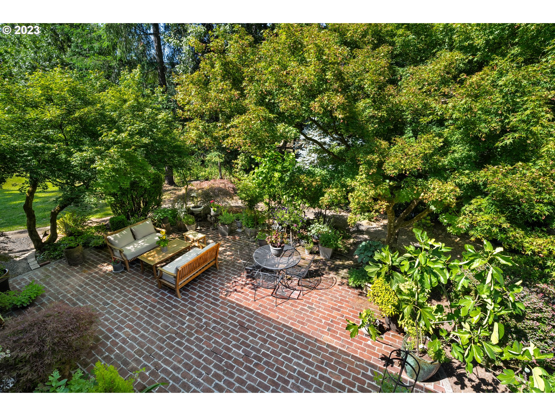25604 Northeast Manley Road Battle Ground, WA 98604 - Photo 30 of 48 a backyard of a house with outdoor seating