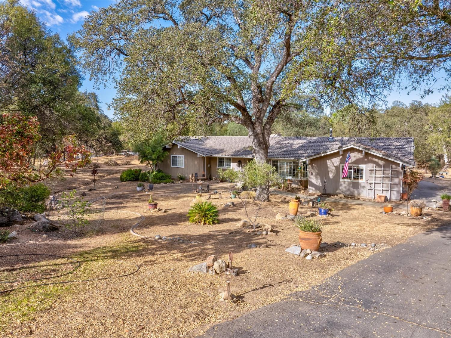 43492 Ranger Cir Drive Coarsegold, CA 93614 - Photo 3 of 40 Gallery Image 3