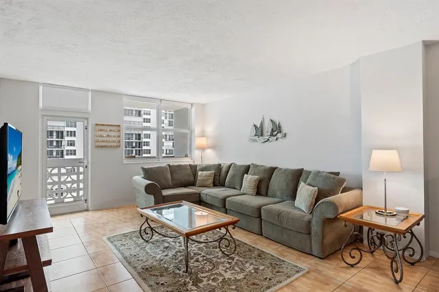$3,500 | 4250 Galt Ocean Drive, Unit 12N, Fort Lauderdale, FL 33308