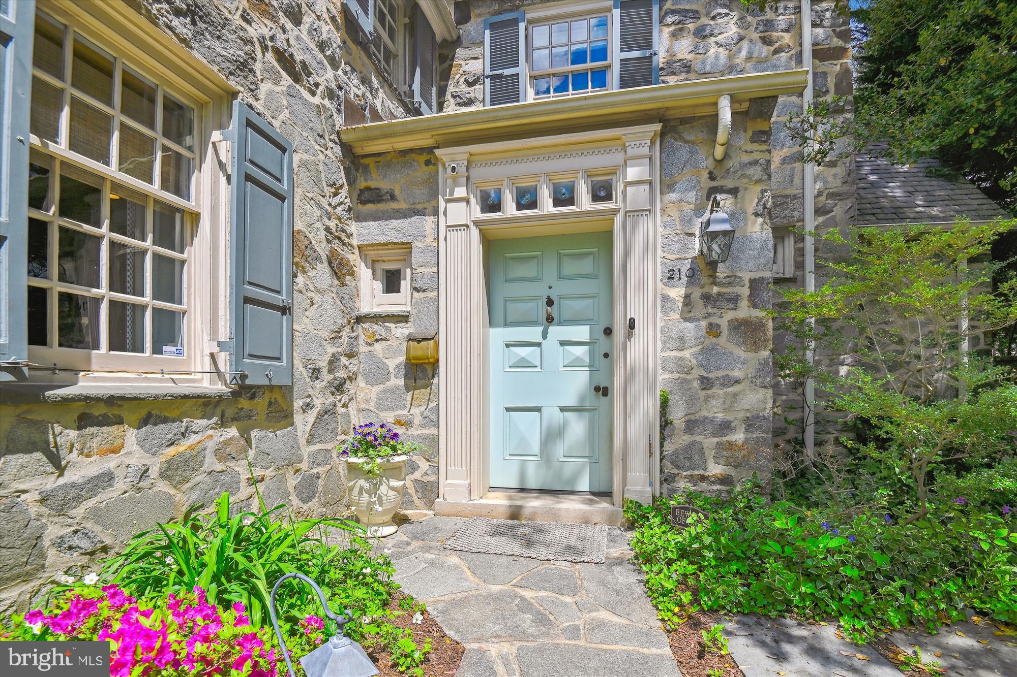 210 Goodale Road Baltimore, MD 21212 - Photo 2 of 50