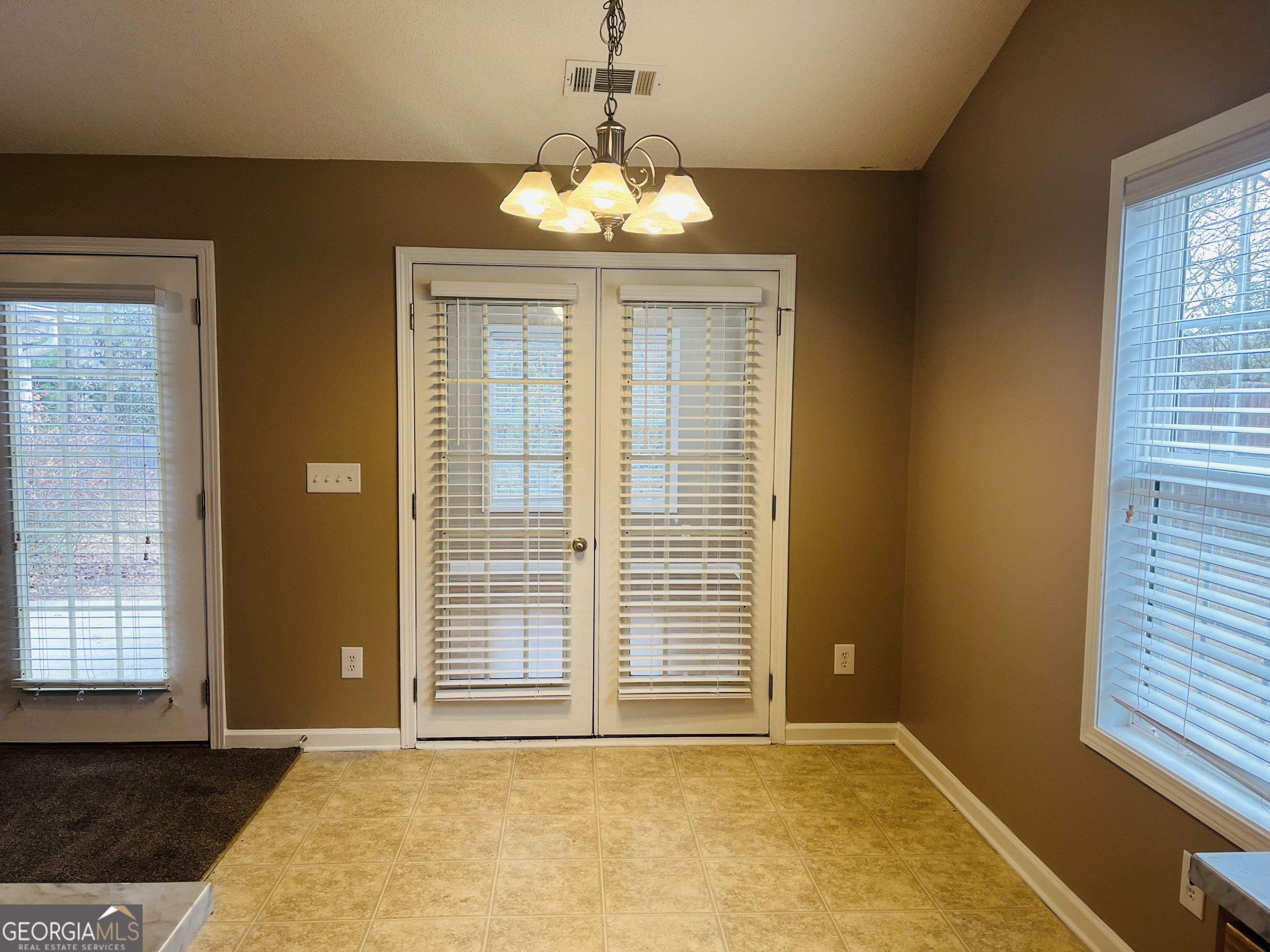 62 Green Spring Newnan, GA 30265 - Photo 11 of 31