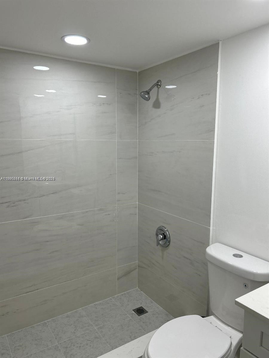 6045 Northwest 186th Street, Unit 303 Hialeah, FL 33015 - Photo 4 of 12