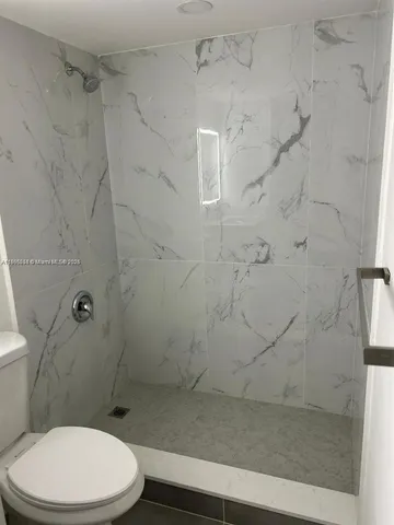 $2,350 | 6045 Northwest 186th Street, Unit 303, Hialeah, FL 33015