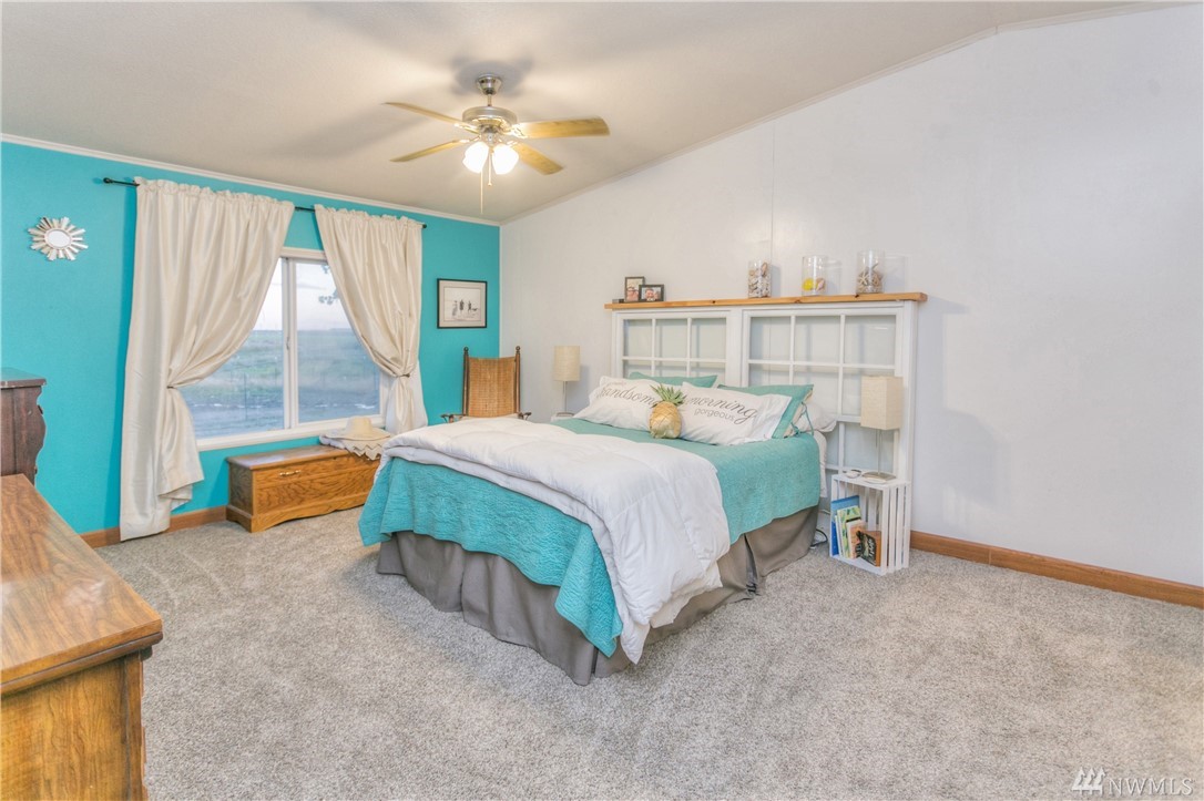 403 Rd R Northeast Moses Lake, WA 98837 - Photo 15 of 23