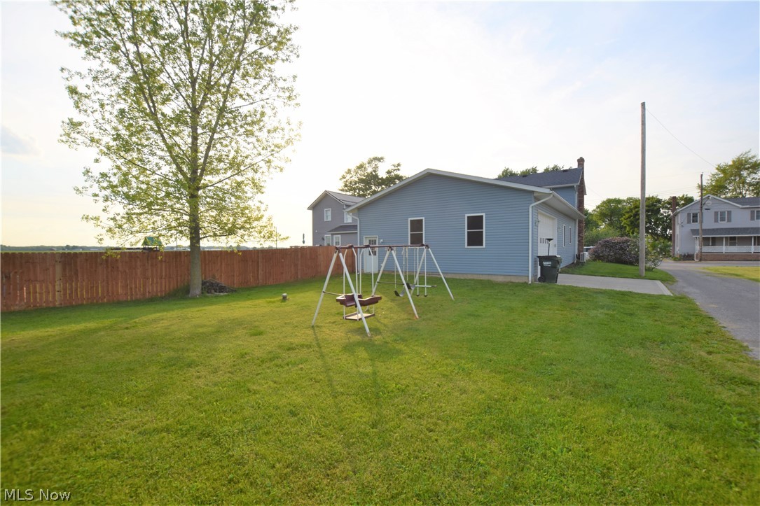 6715 Chestnut Street Sterling, OH 44276 - Photo 3 of 27