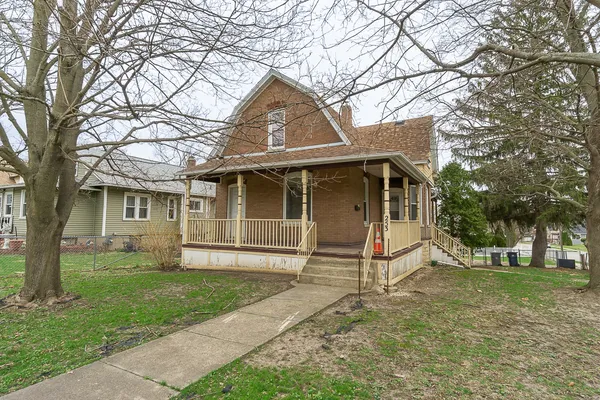 $235,000 | 253 McClure Avenue, Elgin, IL 60123
