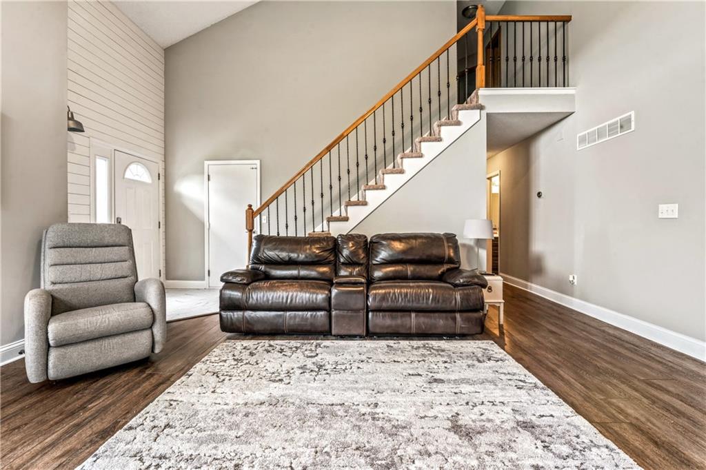 1409 Russell Road Pleasant Hill, MO 64080 - Photo 7 of 34