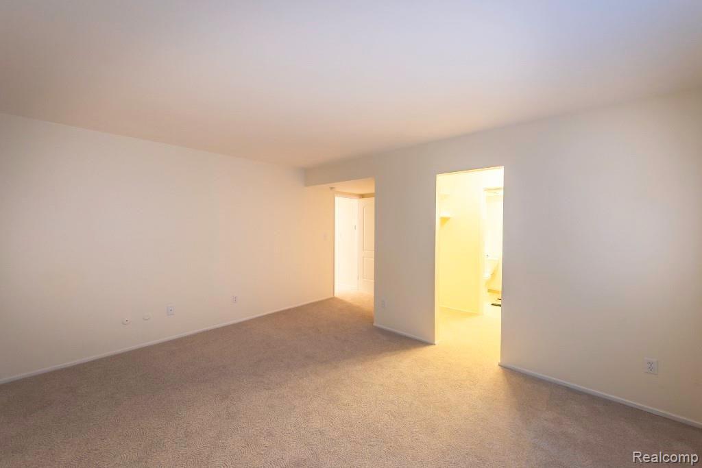 1225 South Maple Road, Unit 107 Ann Arbor, MI 48103 - Photo 16 of 24 DSC_7624 (1024x683).jpg