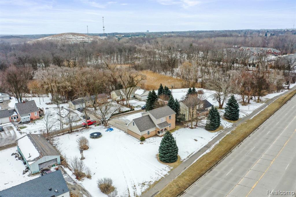 3584 Baldwin Road Auburn Hills, MI 48326 - Photo 3 of 35