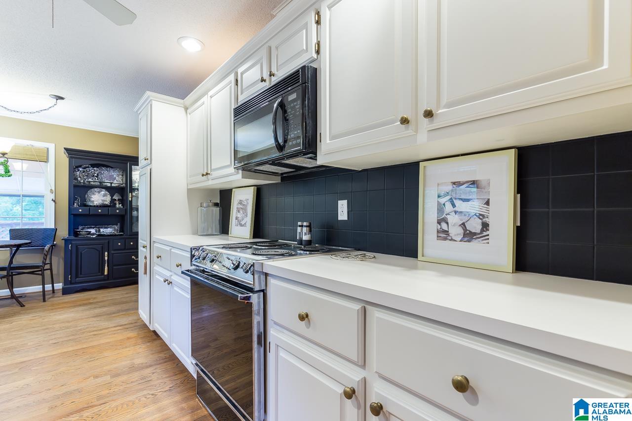 541 Shades Crest Road Birmingham, AL 35226 - Photo 10 of 34