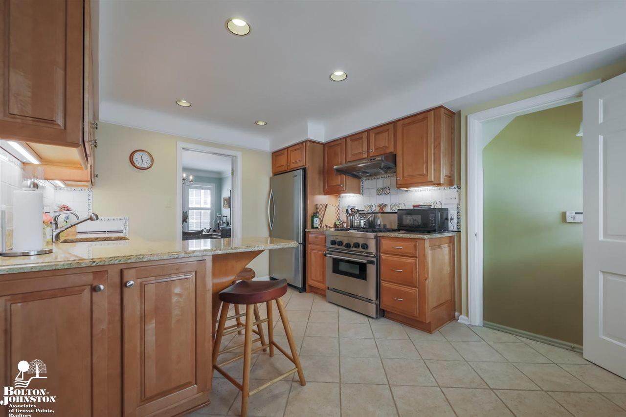 1359 Harvard Road Grosse Pointe Park, MI 48230 - Photo 15 of 31