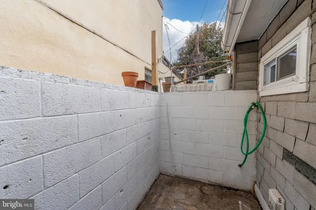 $1,595 | 519 South Port Street, Baltimore, MD 21224