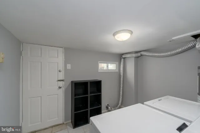 $1,595 | 519 South Port Street, Baltimore, MD 21224