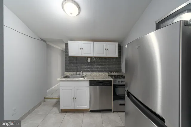 $1,595 | 519 South Port Street, Baltimore, MD 21224