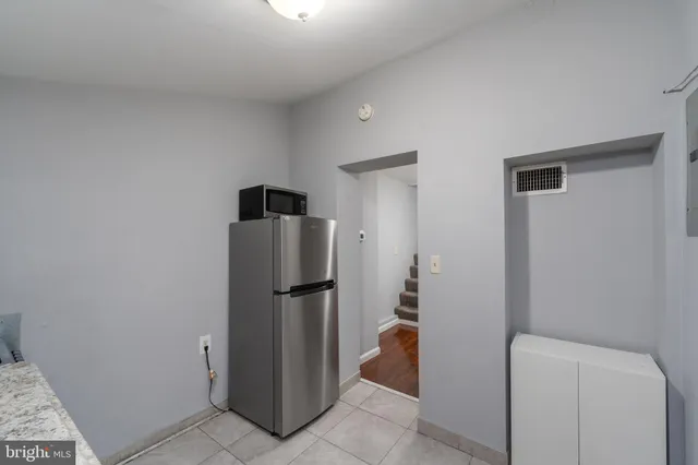 $1,595 | 519 South Port Street, Baltimore, MD 21224