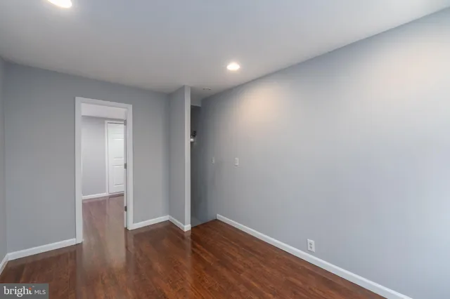 $1,595 | 519 South Port Street, Baltimore, MD 21224