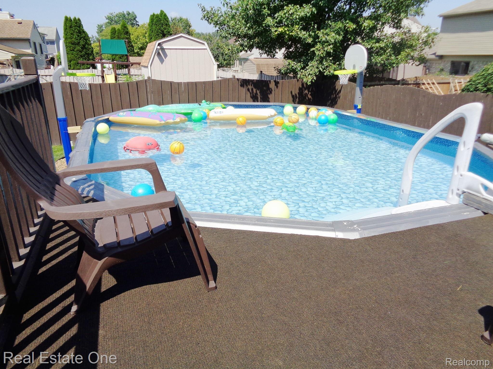 24670 Timber Ridge Trail Flat Rock, MI 48134 - Photo 28 of 39 24 x 16 Doughboy Pool