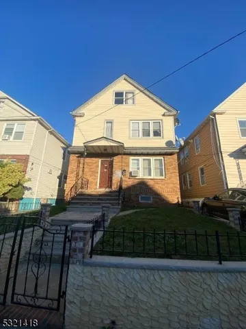 $2,000 | 1031 Kilsyth Road, Unit 1R, Elizabeth, NJ 07208