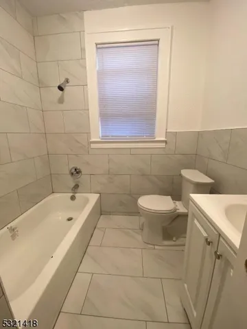 $2,000 | 1031 Kilsyth Road, Unit 1R, Elizabeth, NJ 07208