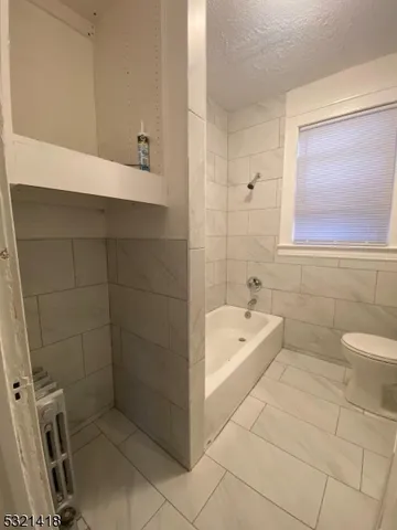$2,000 | 1031 Kilsyth Road, Unit 1R, Elizabeth, NJ 07208