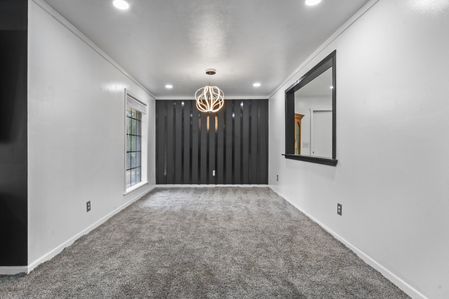 1207 Glade Street Lufkin, TX 75901 - Photo 43 of 49 en empty room with windows