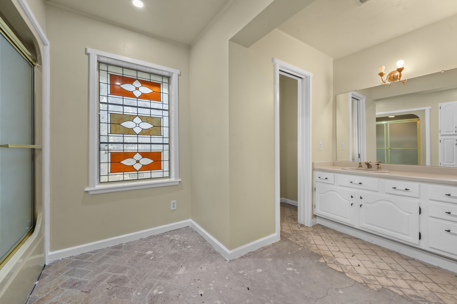 1207 Glade Street Lufkin, TX 75901 - Photo 10 of 49 a view of an empty room and window