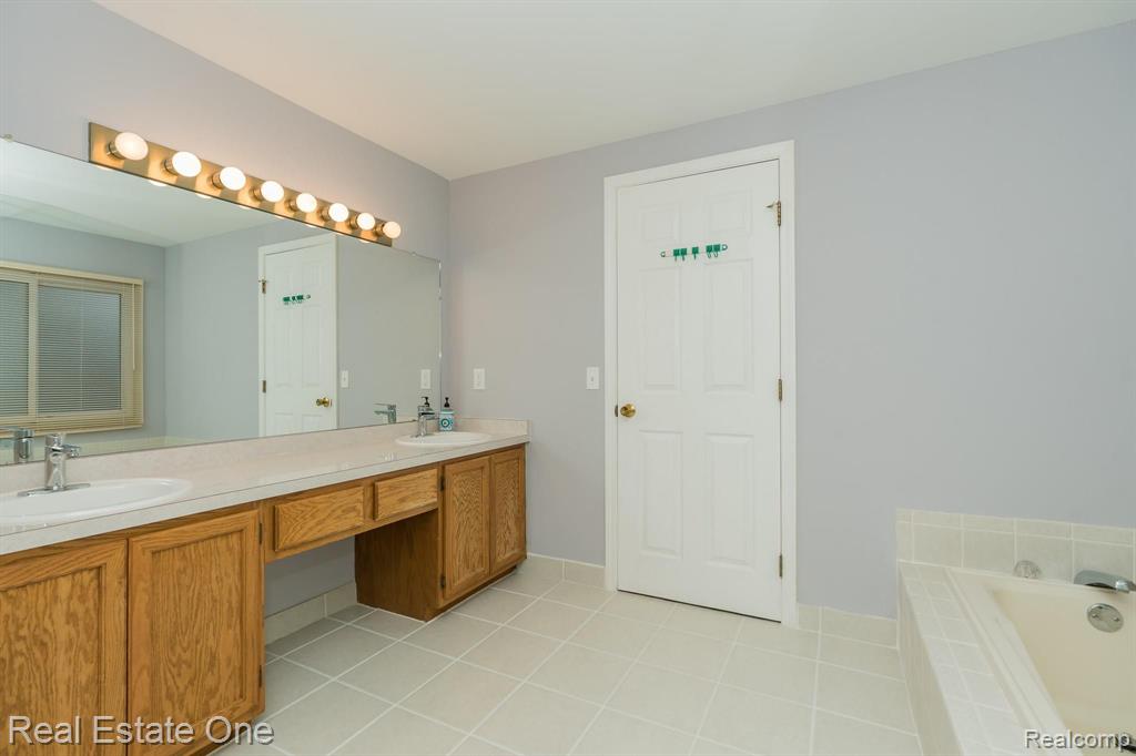 3151 Primrose Drive Rochester Hills, MI 48307 - Photo 30 of 48