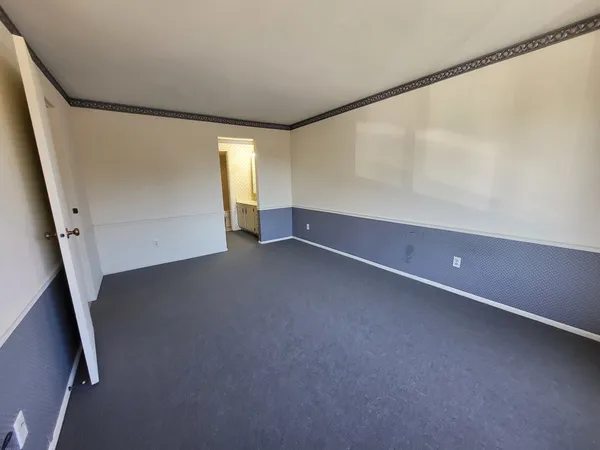 $193,500 | 720 St Andrews Lane, Unit 38, Crystal Lake, IL 60014