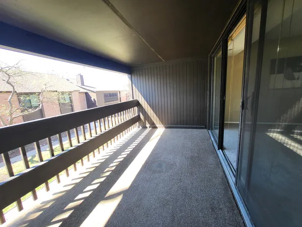 $193,500 | 720 St Andrews Lane, Unit 38, Crystal Lake, IL 60014