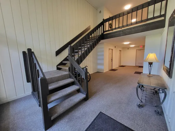 $193,500 | 720 St Andrews Lane, Unit 38, Crystal Lake, IL 60014