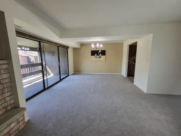 $193,500 | 720 St Andrews Lane, Unit 38, Crystal Lake, IL 60014