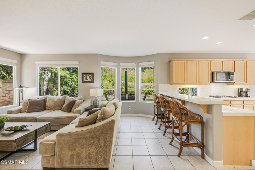 57 East Boulder Creek Road Simi Valley, CA 93065 - Photo 12 of 52