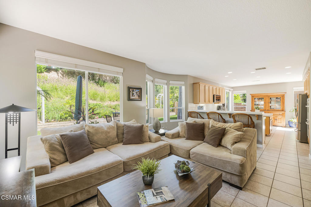 57 East Boulder Creek Road Simi Valley, CA 93065 - Photo 14 of 52