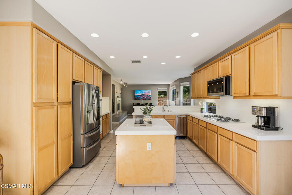 57 East Boulder Creek Road Simi Valley, CA 93065 - Photo 21 of 52