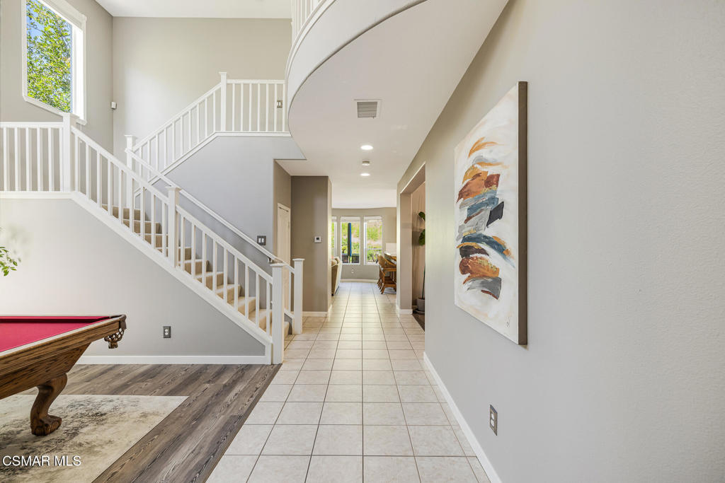 57 East Boulder Creek Road Simi Valley, CA 93065 - Photo 4 of 52