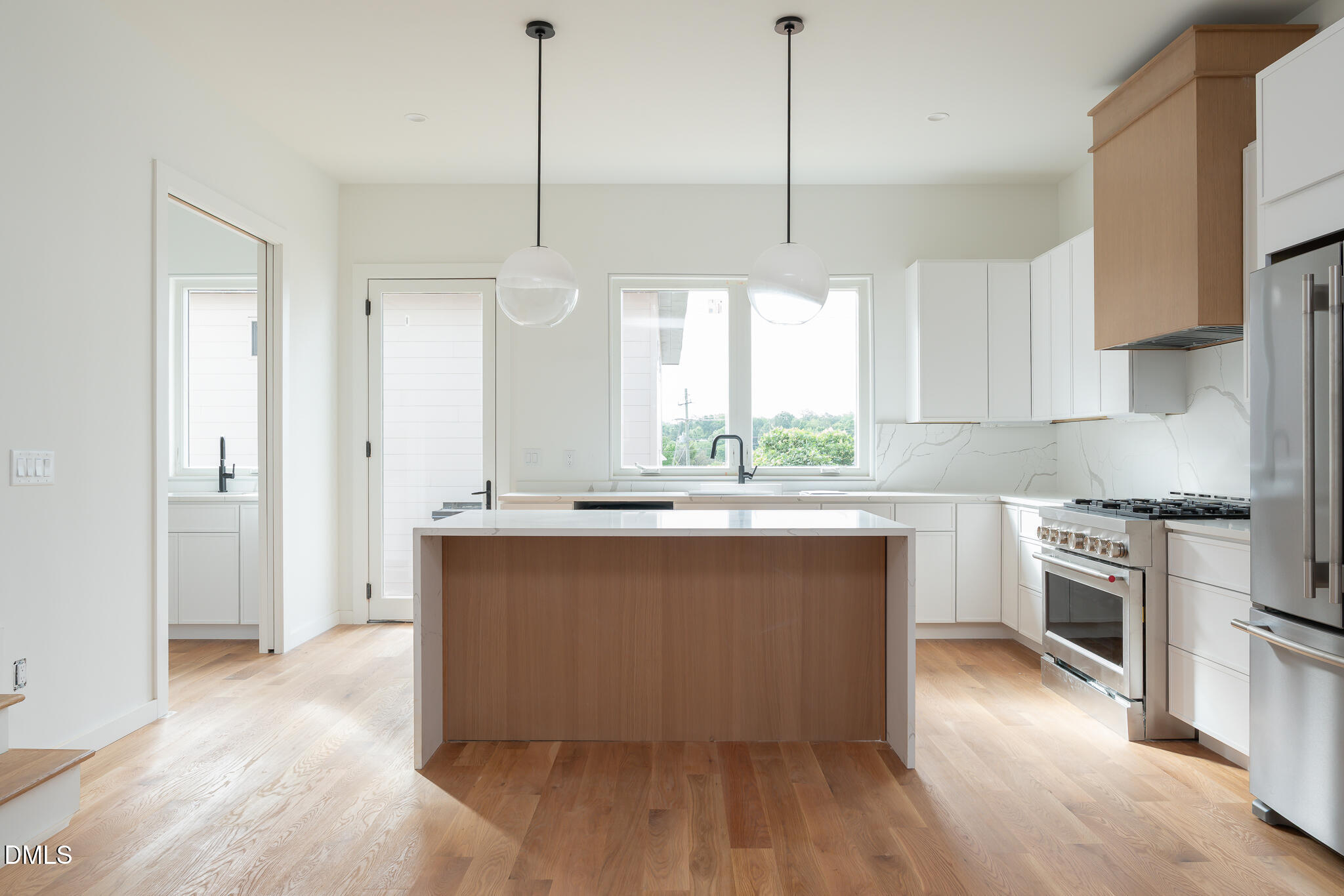 301.5 Bickett Boulevard Raleigh, NC 27608 - Photo 6 of 35