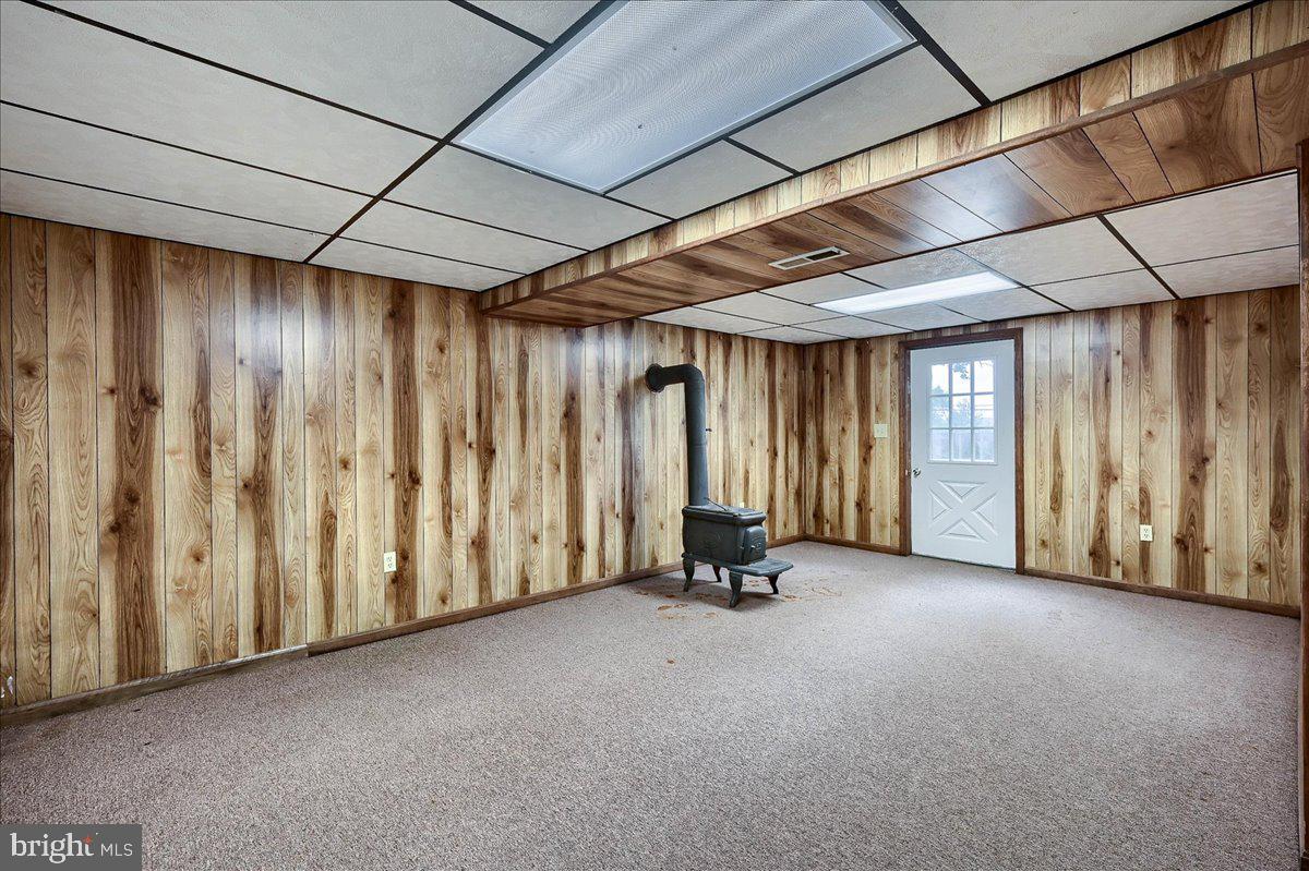 1887 Cider Press Road Manheim, PA 17545 - Photo 11 of 38 a view of an empty room