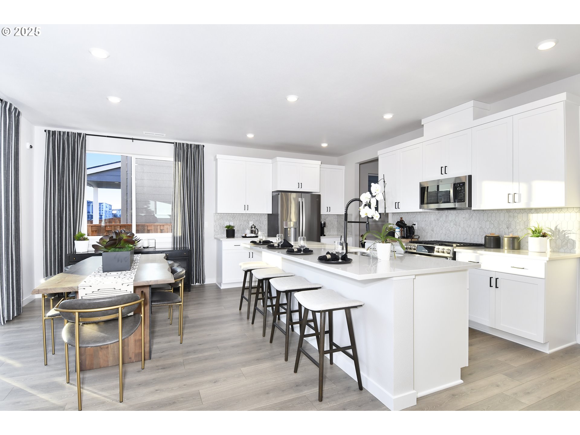 18975 Southwest Eureka Lane Beaverton, OR 97007 - Photo 12 of 36