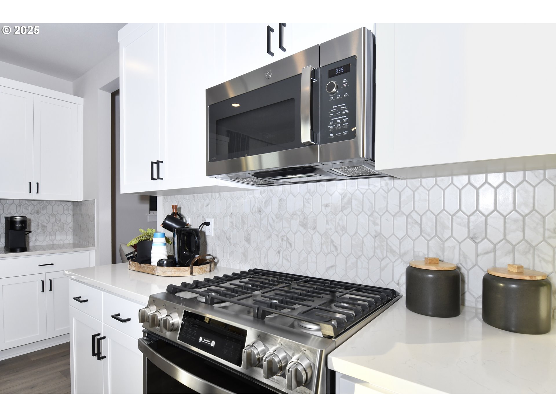 18975 Southwest Eureka Lane Beaverton, OR 97007 - Photo 14 of 36