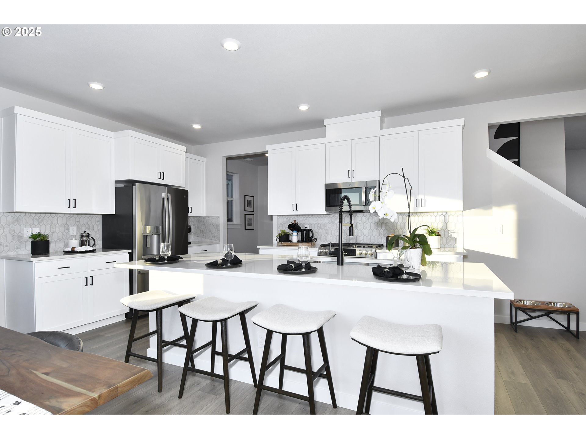 18975 Southwest Eureka Lane Beaverton, OR 97007 - Photo 4 of 36