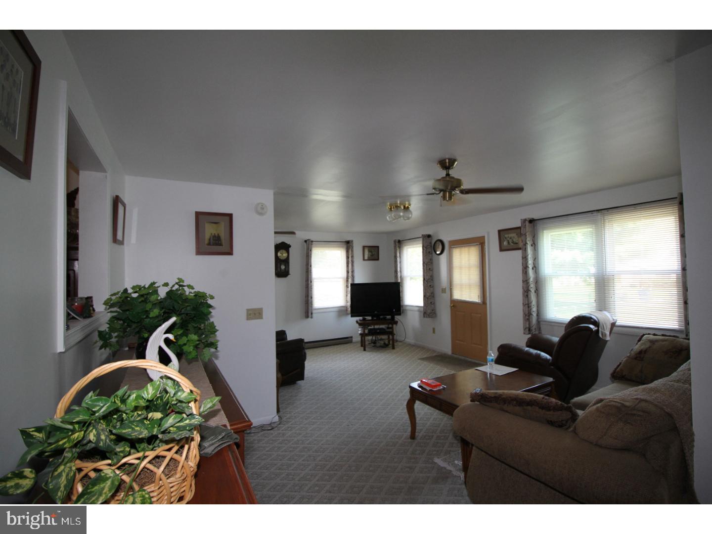 39 Spruance Road Dover, DE 19901 - Photo 11 of 25 Family Room