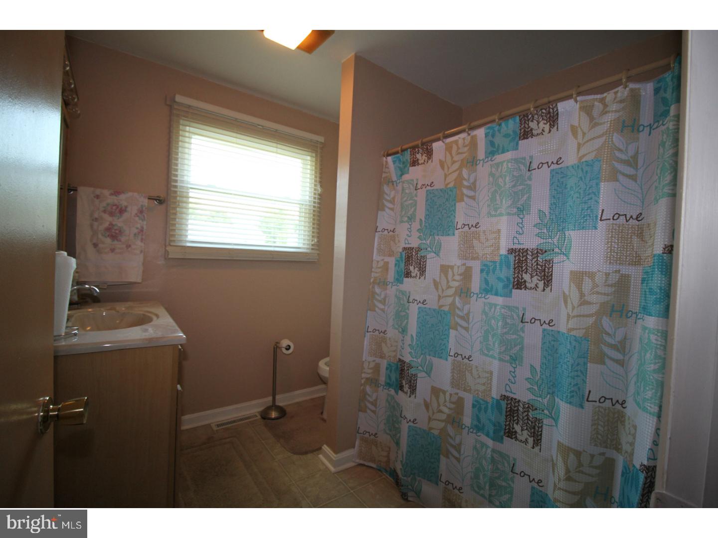 39 Spruance Road Dover, DE 19901 - Photo 14 of 25 Bathroom
