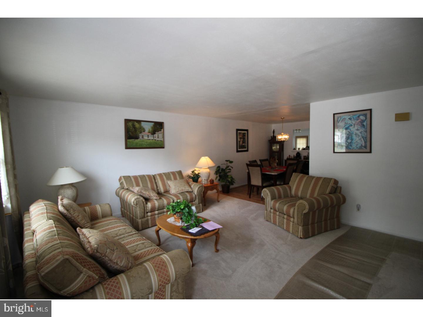 39 Spruance Road Dover, DE 19901 - Photo 4 of 25 Living Room