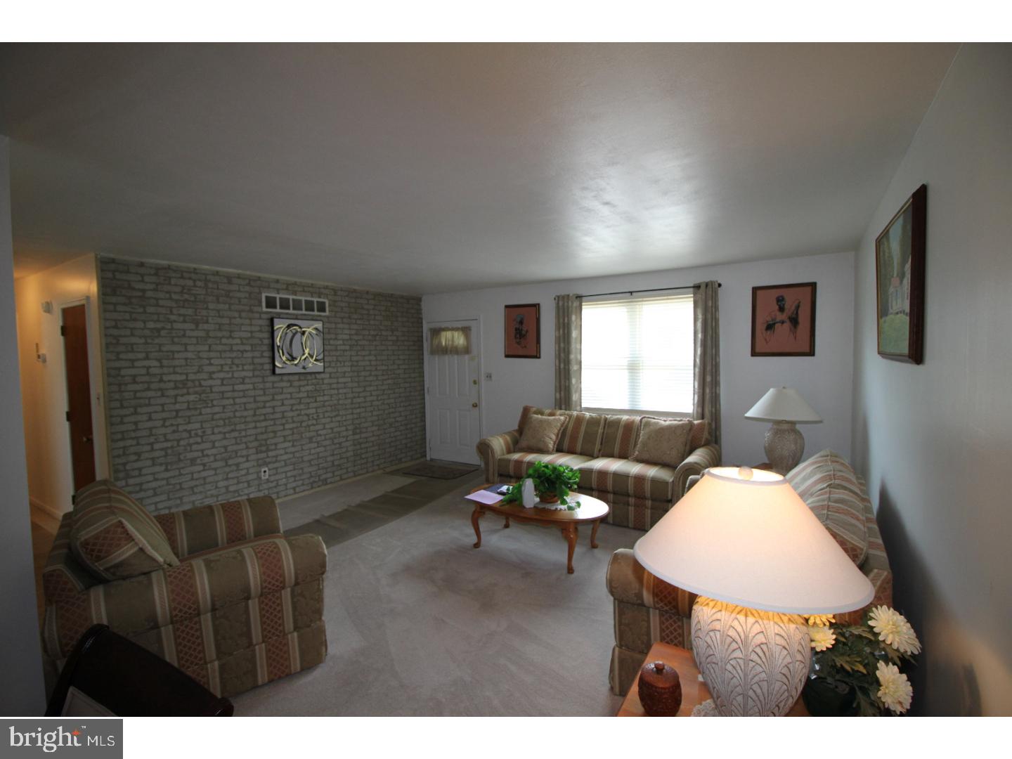 39 Spruance Road Dover, DE 19901 - Photo 6 of 25 Living Room