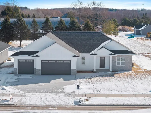 $564,900 | 4450 Nature Ridge, Howard, WI 54313