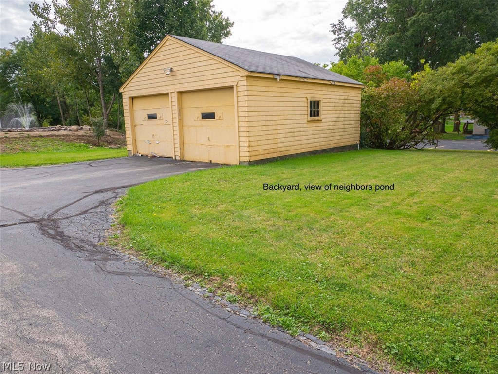 2819 Center Road Youngstown, OH 44514 - Photo 25 of 32 2 car detached garage.
